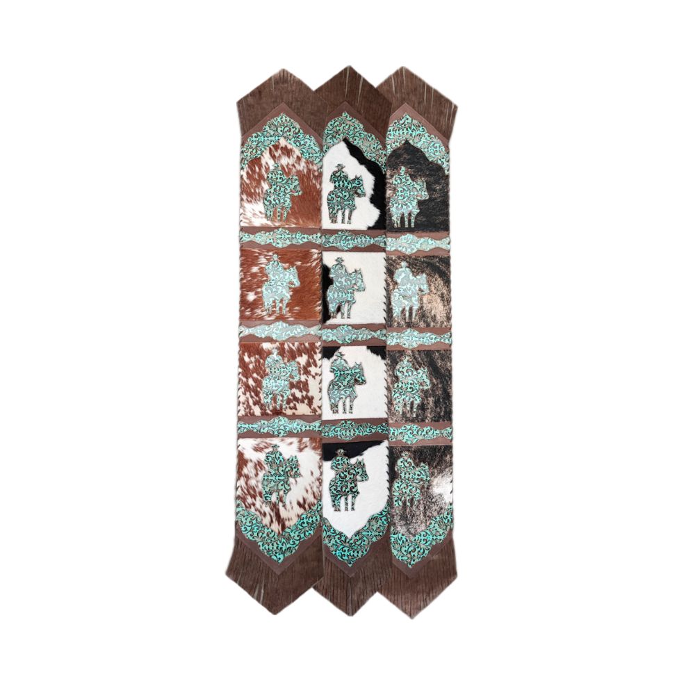 Trilho de Mesa Modelo 2, Cavaleiro Solitário em Couro com Pelo Floral Turquesa, com Franja em Couro, Tamanho 0,30x1,70 M
